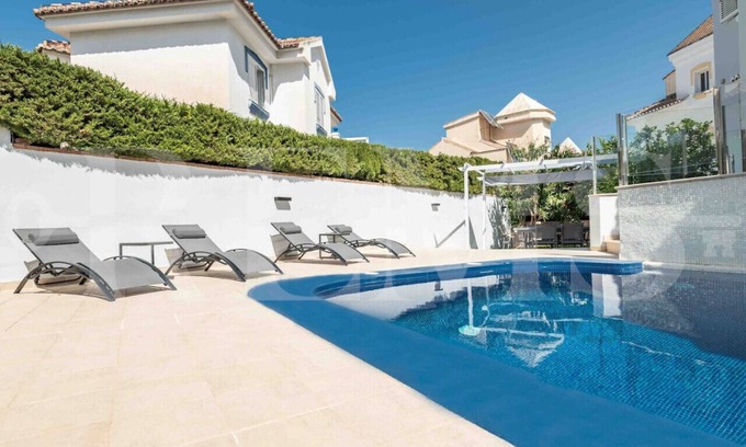 Torremolinos Ski Chalet | NEW Full house w/ pool, BBQ & garden by REMS