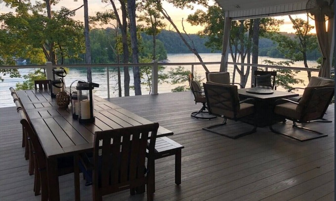 Big Creek House | NEW Gorgeous Spacious 4Bd/4Ba Norris Lakefront Home, Giant Decks, Amazing Dock