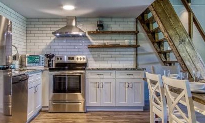 Sevierville Apartment | NEW Haven Peaceful Retreat Gorgeous Views Pool