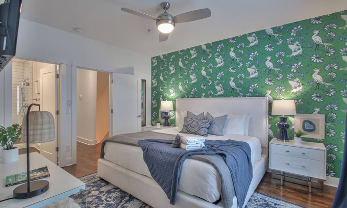 Hillsboro West End House | New! Hillsboro Village, Walkable, Luxury, 8 beds, Private Rooftop, Free Parking