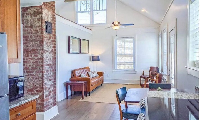 Brevard House | NEW! Historic Downtown. Tannery House, 2bedr