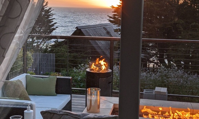 Moss Beach House | New Home w Expansive Ocean and Sunset Views, Steps to the Seal Cove Beach