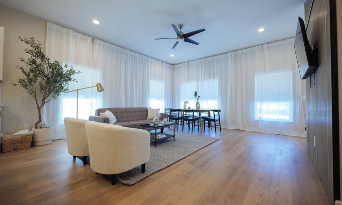 Hough House | New Home, Walk to Clinic, Private Patio & Hot Tub!