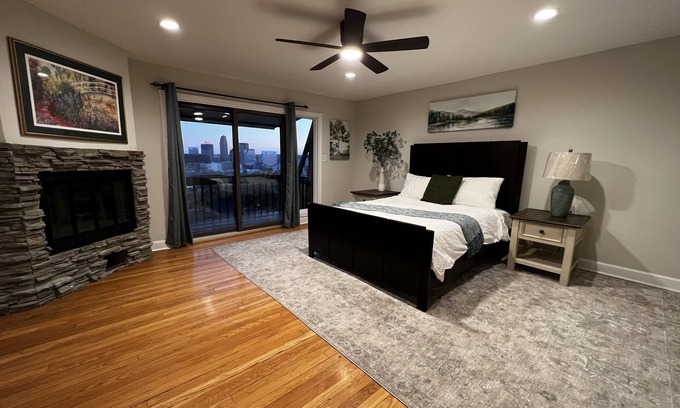 Mount Auburn House | NEW House of Liberty: 3BR 2BA w/PRVT Hot Tub, Modern Patio, Amazing City Views