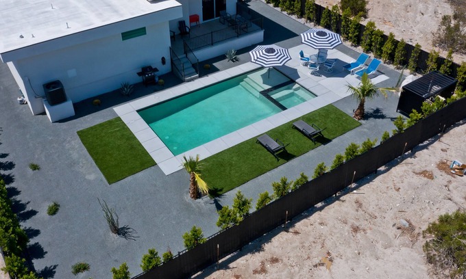 B-Bar-H Ranch House | NEW-Jacuzzi Heat Included-Skye Ranch