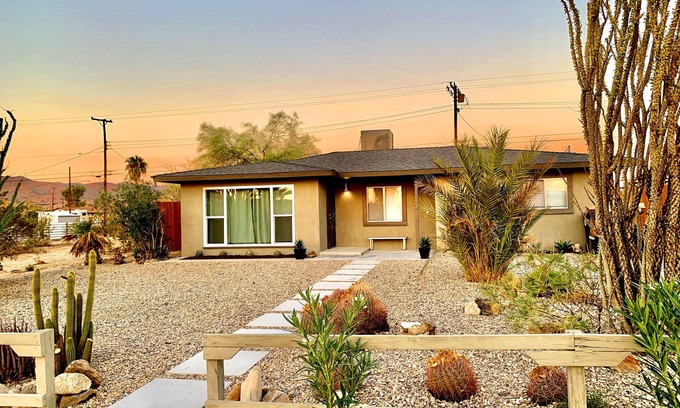 Twentynine Palms House | NEW! Joshua Tree Dream - A Modern Desert Spa Retreat