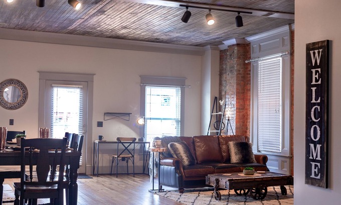 Elizabethtown Condo | *New* Kentucky Industrial Bourbon Downtown Loft!