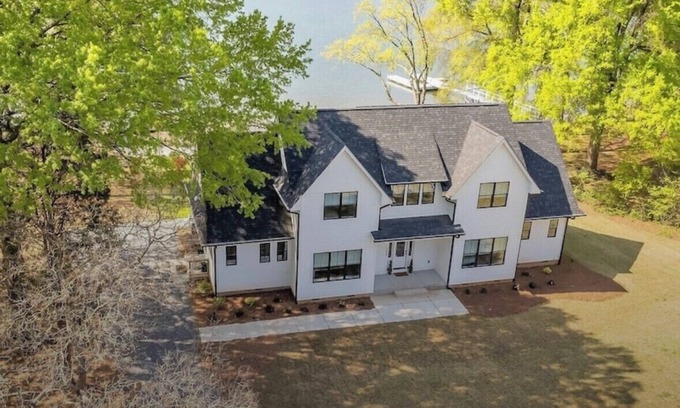 Mooresville House | New Lake House with Beach, Dock and Private Boat Ramp!