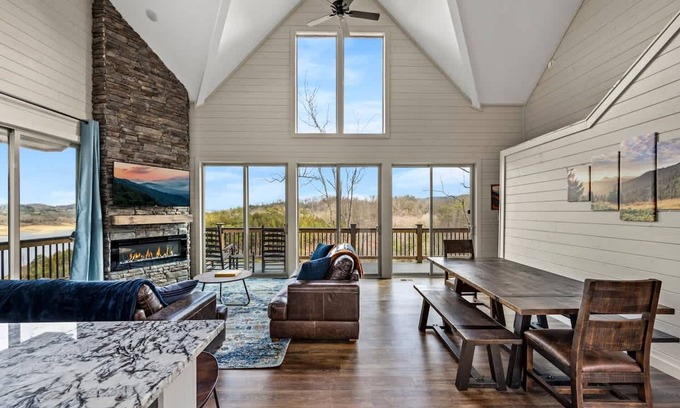 Sevierville Apartment | NEW Lake View Indoor Pool Sleeps 14 Hot Tub