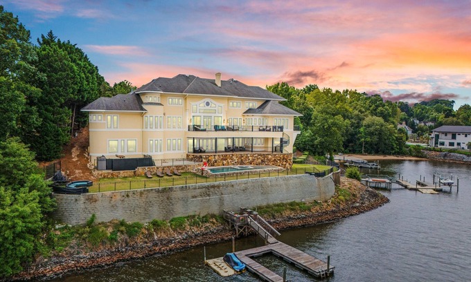 Steele Creek House | New Lake Wylie Mansion; Sleeps 22 w/Game Room, Basketball Court & Amazing Views!