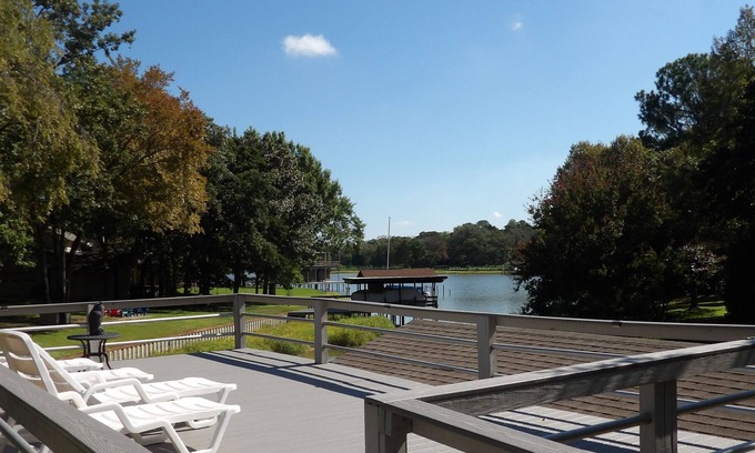 Carolyn Estates House | NEW! Lakeside retreat w/Dock on Cedar Creek Lake
