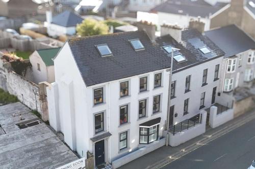Portrush Villa | NEW - Large Portrush Townhouse