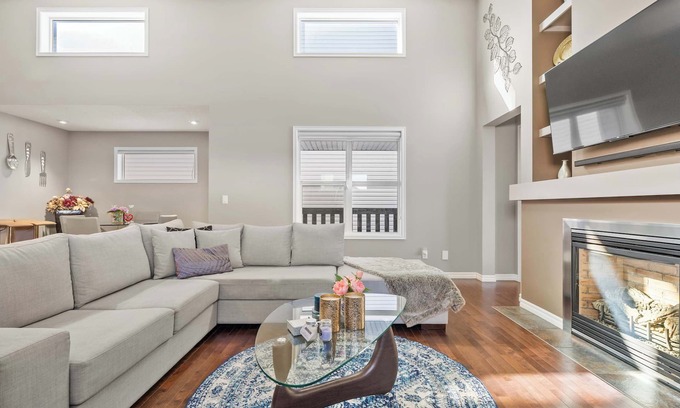 Calgary House | NEW! LG Family Home: Near Airport, FREE Banff Pass, Wine, Netflix, Gym & More!