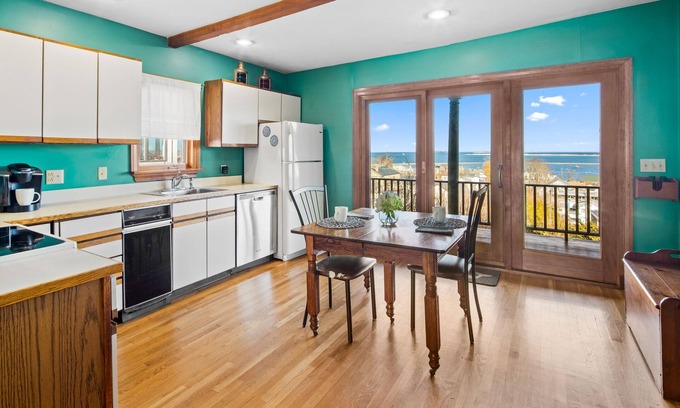 Plymouth House | *New Listing 2023* Plymouth Perch - Plymouth Home with Spectacular Water Views