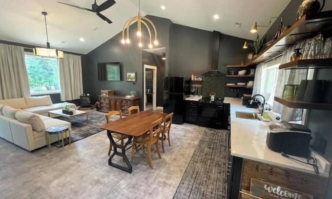 Wisconsin Dells House | New Listing 2BR/2BA lake access to Trout Lake, HotTub, Firepit, beautiful views