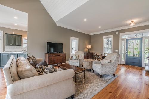 Saint Helena Island House | New Listing! - 3br/2ba on Harbor Island