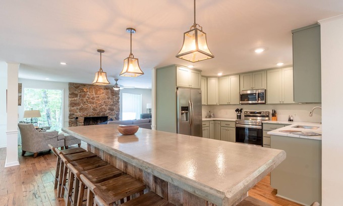 Eden Isle House | New Listing! 4 Bedroom + 4 Bathroom Eden Isle Home