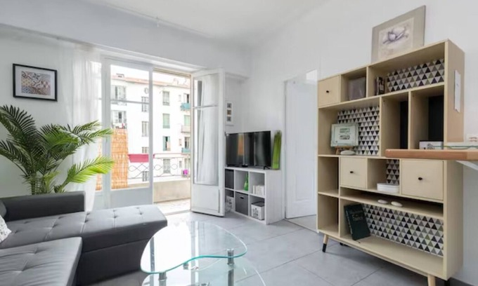 Vernier Apartment | New Listing! Bright & spacious 2 beds close by Ave. Jean Medecin & Nice-Ville