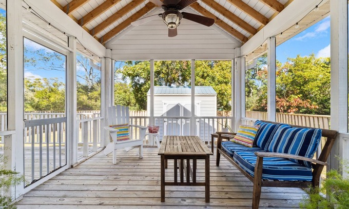 Tranquil Harbour Cottage | New Listing | Cozy Cottage | Fully Fenced Yard