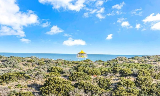 Goolwa Beach House | NEW LISTING DISCOUNT - Dunescape 4BR with Sea Views