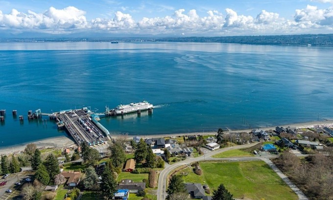 Clinton House | NEW LISTING! Ferry Vacation Rental by RedAwning