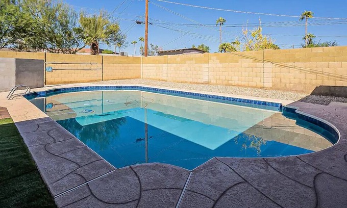 Security Acres House | 🌞NEW Listing🌞 Fiesta Cottage~ Pool🏊‍♀️ Foosball~ BBQ🍔 fire pit🔥 6 Adults+5 Kids