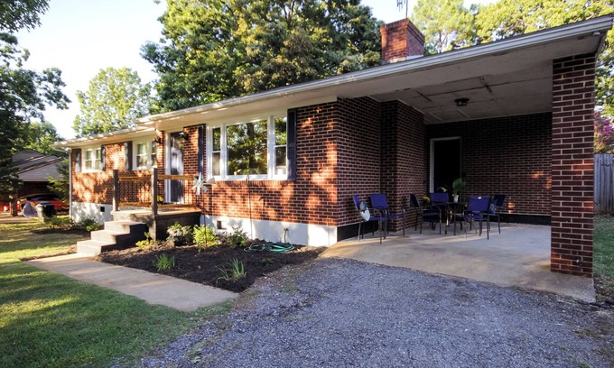 Lynchburg House | New Listing, Fresh 3-bedroom 2bath mid-term rental