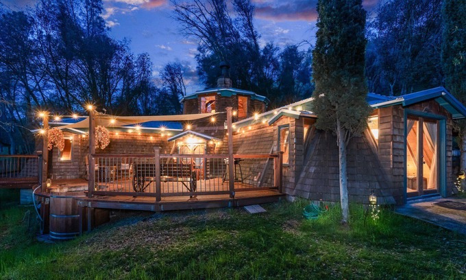 Coarsegold Cabin | New Listing- Hobbit House @ Yosemite w/spa/firepit/unique
