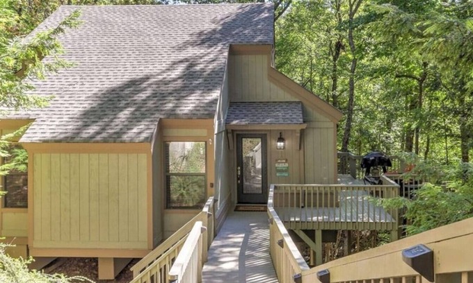 Big Canoe Villa | New Listing - Laughing Fox Den in Big Canoe