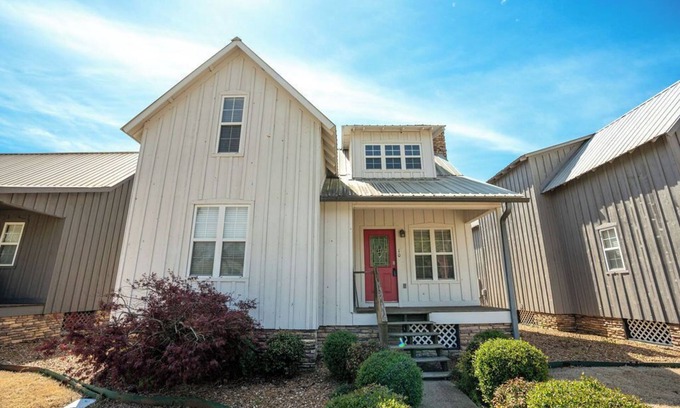 Heber Springs House | New Listing! Little Red River Home!