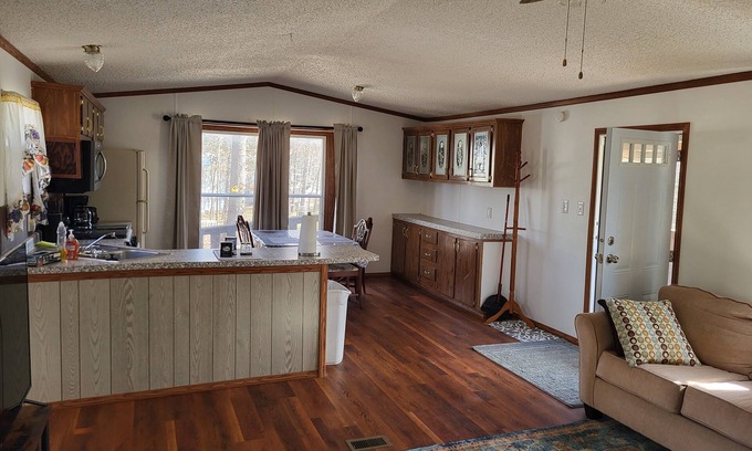 Shell Knob House | New listing. Peaceful! Sleeps 6. Deck, carport & fire pit. 3 miles to boat ramp.