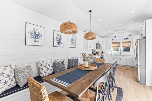 Pelican Bay Apartment | New Listing! Pelican Bay 14 -Luxury Home at Beach!