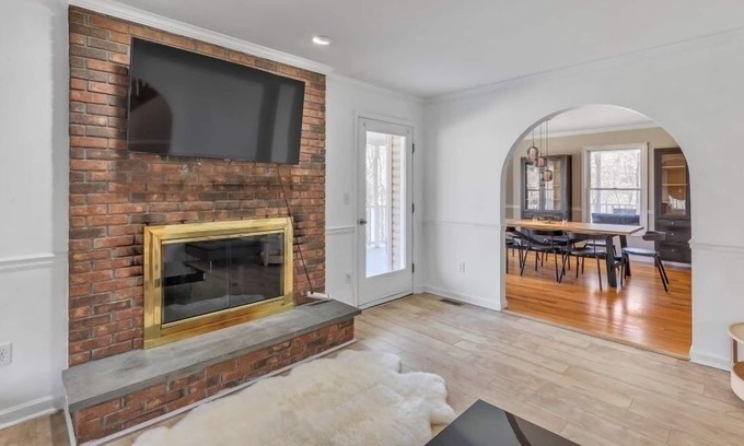 Putnam Valley House | NEW LISTING! Putnam Valley Estate 4BR - Hot Tub Fireplace by RedAwning