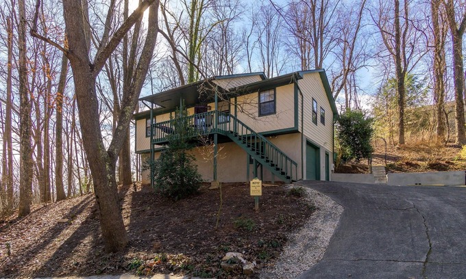 Asheville House | NEW LISTING! Relaxation~Zen~Azalea Cabin~Asheville by RedAwning