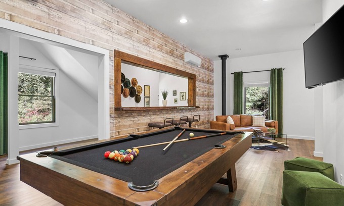 Aska Cabin | New Listing Special! Remodeled Cabin w/Pool Table, Air Hockey, and Privacy