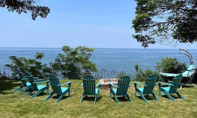 Ashtabula House | NEW LISTING! Stunning Disney-themed Lux House on the Lake!