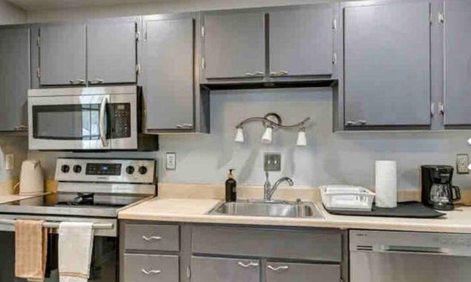 Buechel House | New Louisville house -10m from Downtown, Large Family-sized house