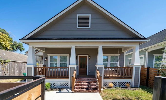 Greater Heights House | New Luxurios & Modern 3 BR Villa in the Heights