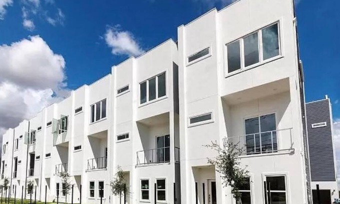 Astrodome Villa | NEW! Luxurious Downtown 4 Story Rooftop Terrace! Casa De Poiz