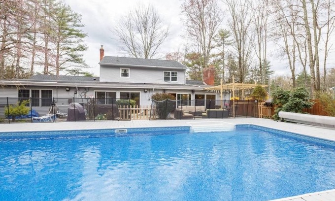 Woodstock Villa | New Luxury 5BR3BTh Woodstock Secret Retreat Near all Ski MT Heated Pool& Hot Tub