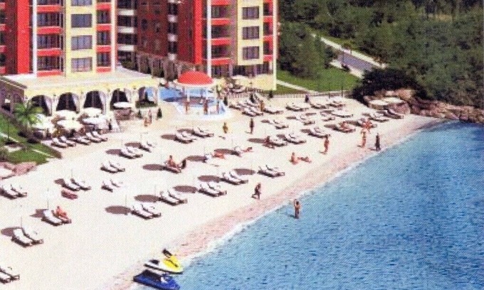 Nessebar Apartment | New luxury apartment directly on the private sandy beach in 4 star aparthotel