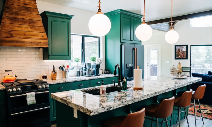 Duck Creek Village Ski Chalet | New! Luxury Chalet Hideaway in Charming Mountain Town