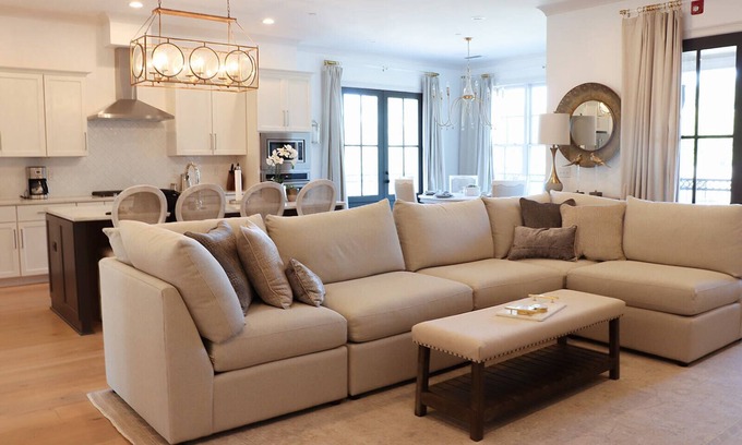 Oxford Condo | New luxury condo walking distance to the historic Oxford square.