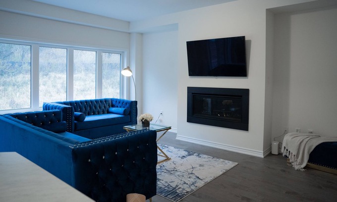 Brantford House | New Luxury Home in Paris/ Brant- Executive Rentals