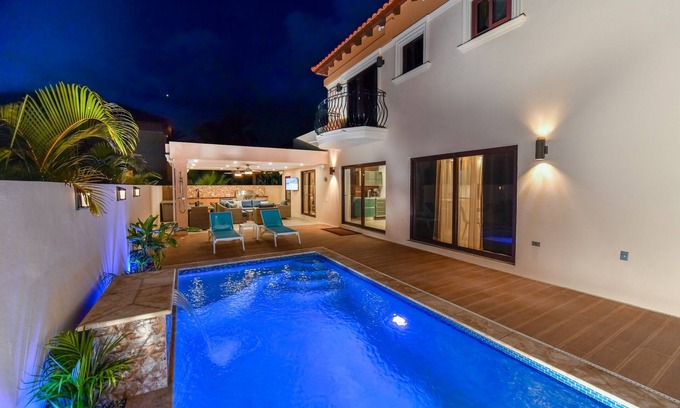 Gold Coast House | New Luxury/Modern 3BD/3.5BATH with *PRIVATE POOL*
