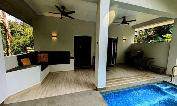 Cristo Rey House | NEW Luxury Villa Pool & King Bed - Cascade