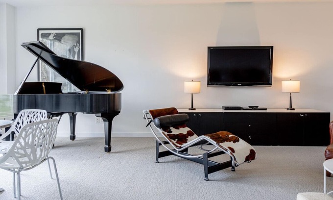 Jeffersonville Cottage | NEW: Modern Apt. on Resort Estate w Pool in Bethel