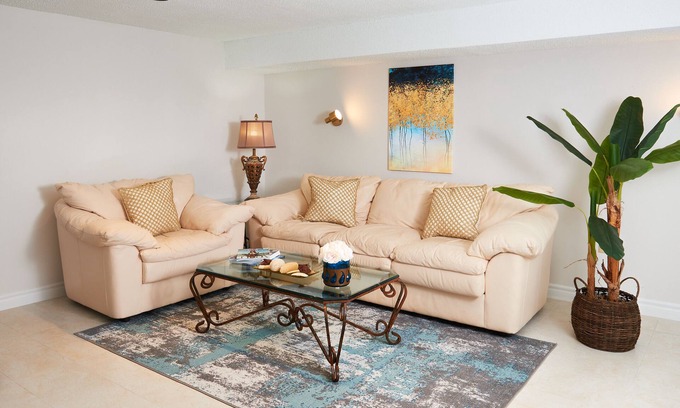 Aurora Apartment | New modern basement suite - separate entrance & parking