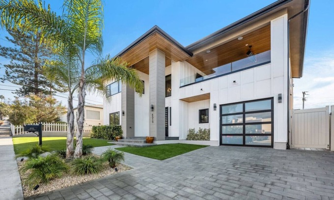 Sunset Cliffs House | New Modern Home Ocean Views &Spa