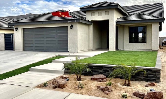Yuma House | New Modern home w/RV access and Garage Access.